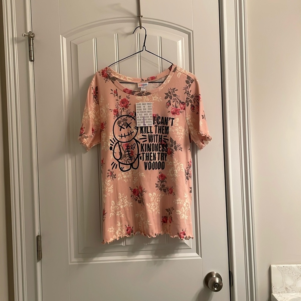 LuLaRoe “Kelly” Pink Floral Graphic Tee Large